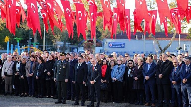 Atatürk, Bayrampaşa’da törenle anıldı