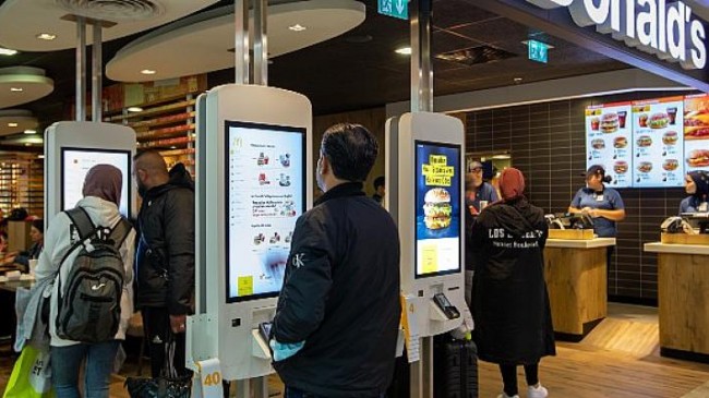 McDonald’s Türkiye’nin son teknoloji dijital sipariş ekranları  ilk kez Sabiha Gökçen Havalimanı’nda