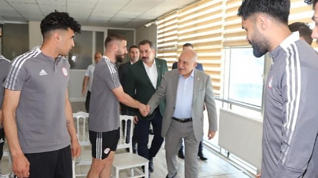 TFF Başkanı Büyükekşi'den, Karbel Karaköprü Belediye Spor'a Ziyaret