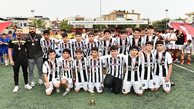 Çiğli'de “19 Mayıs Futbol Turnuvası" Heyecanı Sona Erdi