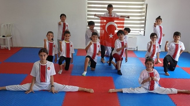 Keçiören Belediyesi, yaz tatilini Ankara'da geçirecek olan çocuklar için yaz spor okulu açıyor