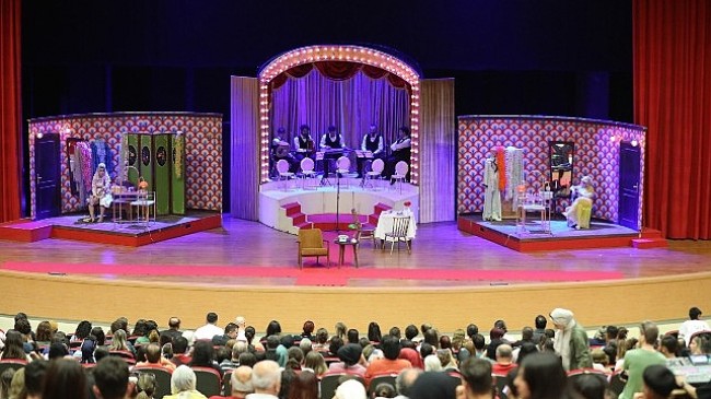 İstanbul Devlet Tiyatrosunun ‘Sonbahara Son Güller’ isimli oyunu Nevşehir’de sahnelendi.