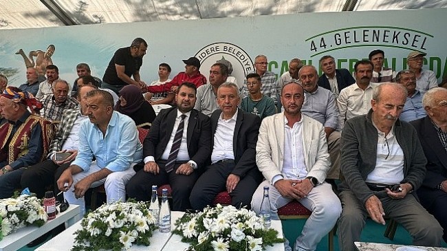 Kahramankazan Belediye Başkanı Selim Çırpanoğlu Aluçdağı Yağlı Güreş Festivali’ne katıldı