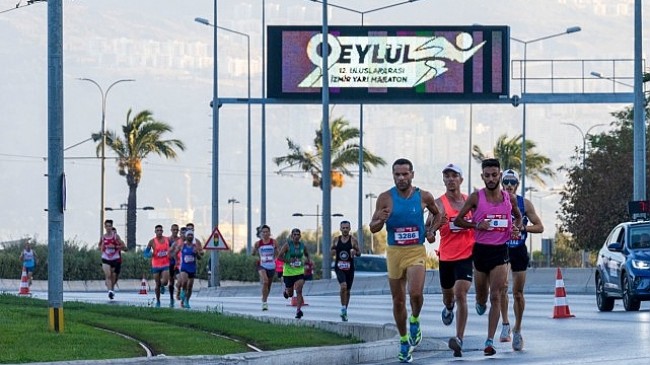 İzmir’de Uluslararası 9 Eylül İzmir Yarı Maratonu’yla kurtuluş coşkusu başladı