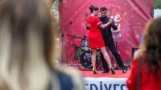 Konak’ta Love Fest rüzgarı esti