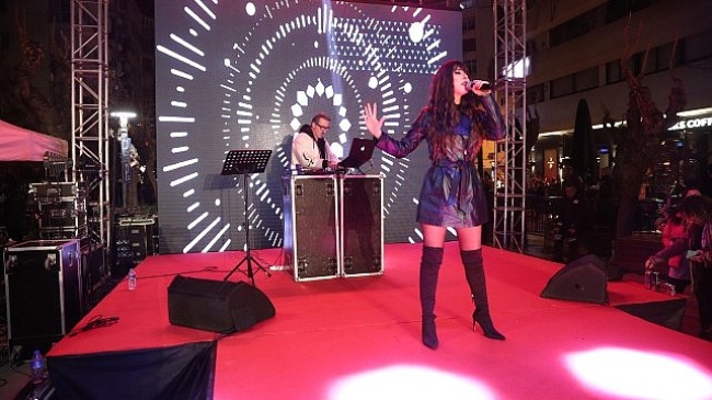 Sevginin günü Konak’ta Love Fest ile kutlandı