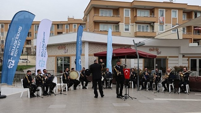 Büyükşehir bandosundan ilahi ziyafeti