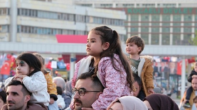 “Elif’in Düşleri” 23 Nisan şenliklerine katıldı