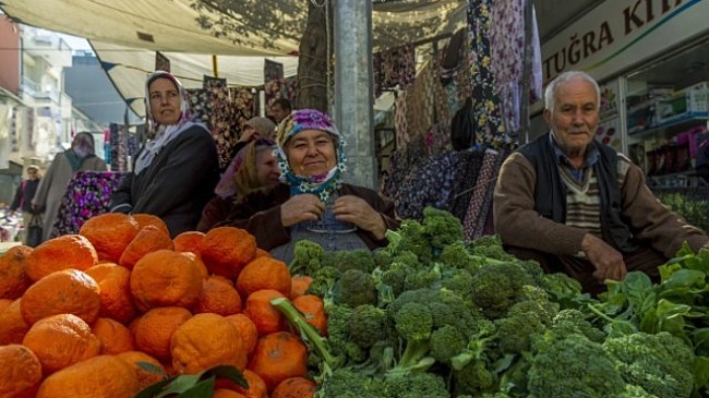 Bahar ayında çilek ve domates zirvede