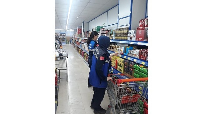 Büyükşehir zabıtasından market denetimi