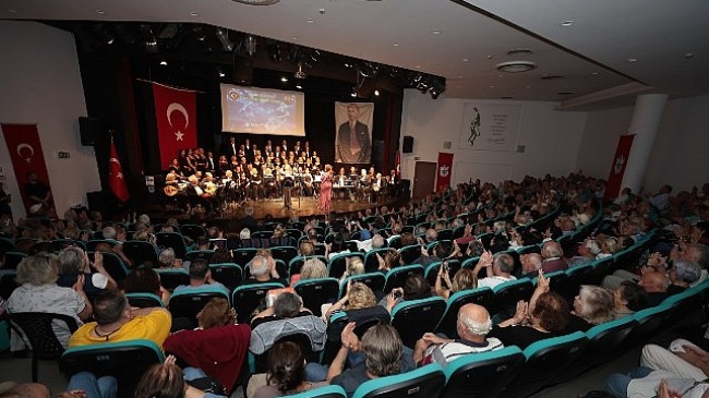 K​onaklılar yaza şarkılarla ‘​Merhaba’ dedi