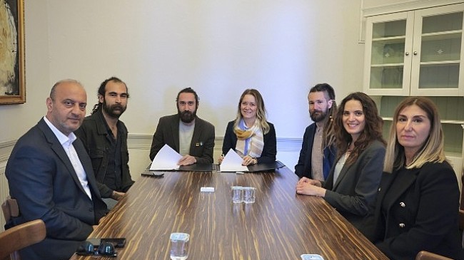 ​Konak’ta imzalar sanat için atıldı