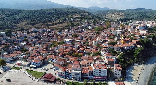 Tirilye’de Zeytin Çiçeği Festivali Coşkusu