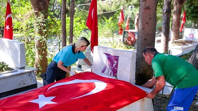Kadifekale Şehitliği’nde saygı ve vefa mesaisi