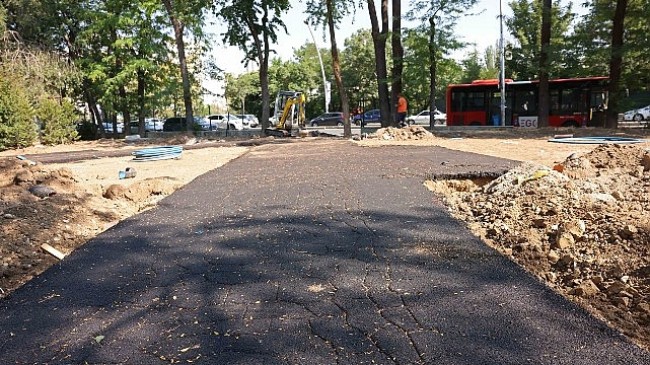 Çankaya’nın Parklarında Yaz Mesaisi Sürüyor