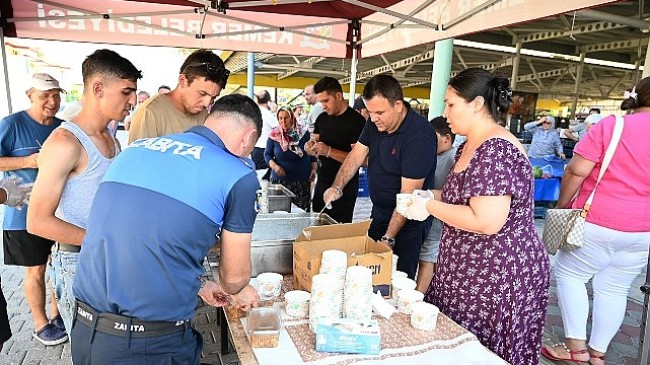 Kemer Belediyesi’nden Çamyuva’da aşure ikramı