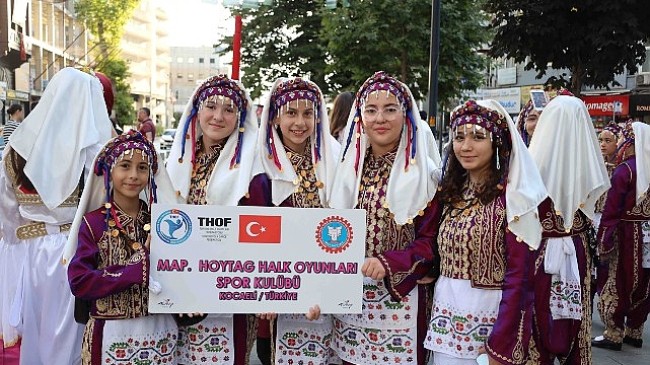 Kocaeli’de 2. Balkan Halk Oyunları rüzgârı esti