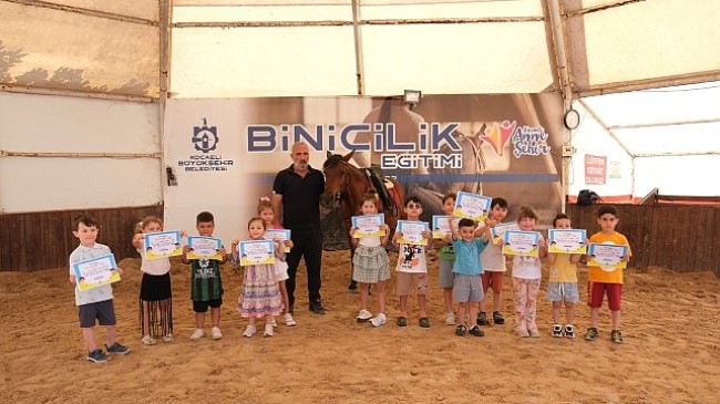 Minik biniciler at sevgisiyle büyüyor