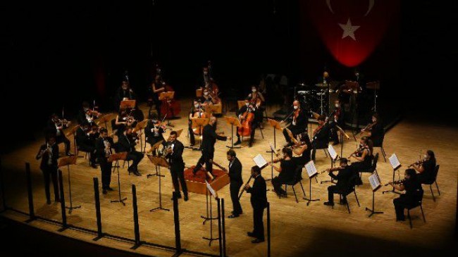 Cumhuriyet Bayramı Coşkusu CRR’de Özel Konser ile Yaşandı