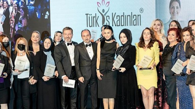 Türk İş Kadınları Plaket Töreni Çırağan Sarayı’nda Gerçekleşti