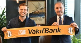 VakıfBank’ın yeni marka yüzü Tolga Sarıtaş oldu