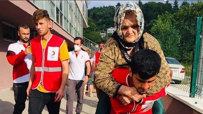 Kızılay, Batı Karadeniz’de 66.000’den fazla kişiye insani yardım ulaştırdı
