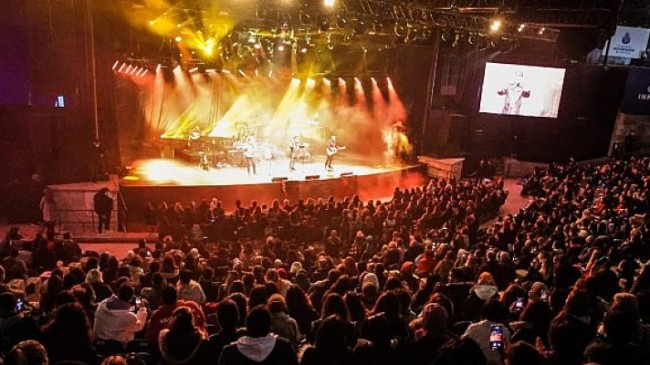 Infinit Harbiye Açıkhava Konserleri’nde 4 gün 4 dev konser 8000 seyirci