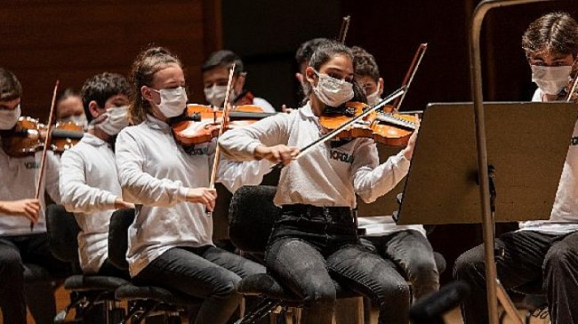Yorglass Barış Çocuk Orkestrası’ndan yardım konseri
