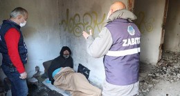 Büyükşehir Belediyesi soğuk havada evsizleri unutmadı