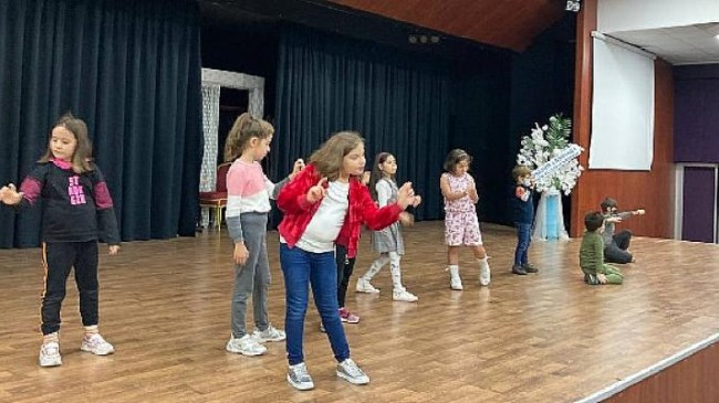 Canik’teki genç tiyatrocuların oyun heyecanı artıyor