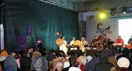Van Shopping Fest’te İranlı Sanat Topluluğu Sahne Aldı