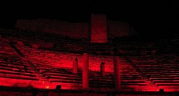 Milet Antik Kenti Kırmızıya Boyandı