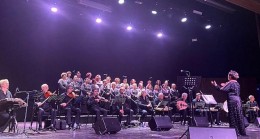 Büyükşehir Kadınlar Korosu yazı şarkılarla karşıladı