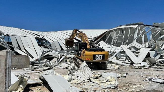 Nilüfer’de iki kaçak yapı daha yıkıldı