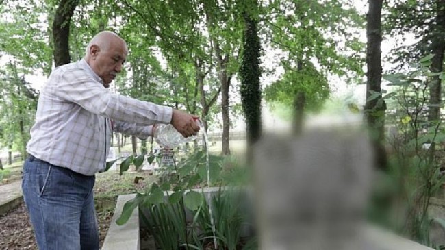 Kocaeli Büyükşehir Belediyesi, Remzi Amca’yı Evinden Alarak Mezarlığa Götürdü