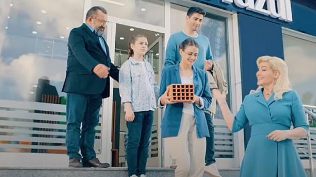 Fuzul, Zahide Yetiş ve Kadir Çöpdemir’in başrollerini paylaştığı yeni reklam filmini yayınladı.