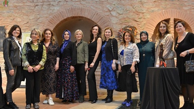 Lale ve Kadın Sergisi İstanbul Lale Vakfı'nda Açıldı