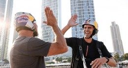 Ünlü Ekstrem Sporcu Brian Grubb, Dubai'de WakeBASE Atlayışı ile Dünya Rekoru Kırdı