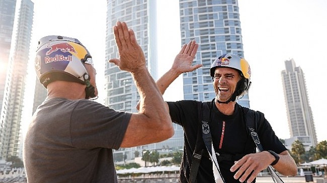 Ünlü Ekstrem Sporcu Brian Grubb, Dubai'de WakeBASE Atlayışı ile Dünya Rekoru Kırdı