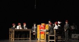 Bilgehane Öğrencilerinin Çanakkale Konulu Tiyatro Oyunu Büyük Beğeni Aldı