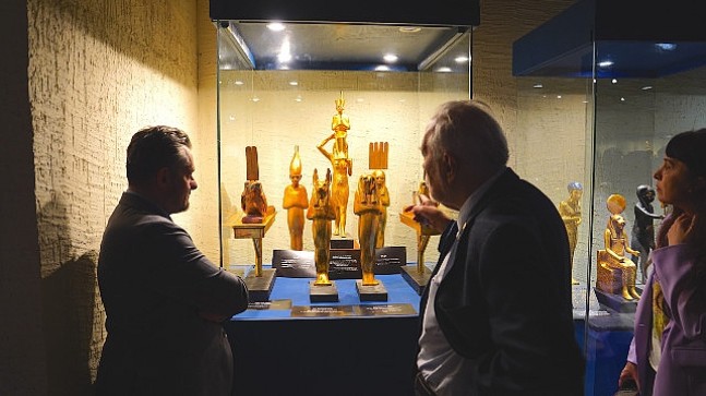 Olağanüstü bir Antik Mısır deneyimi sunan 'Tutankhamun, Çocuk Firavunun Hazineleri' sergisi Ankara'da açıldı