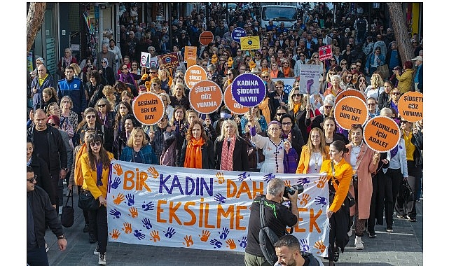 karsiyakada-25-kasimda-guclu-dayanisma-siddete-karsi-ses-cikar.jpg