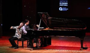 25-uluslararasi-antalya-piyano-festivalinde-muhtesem-final.jpg