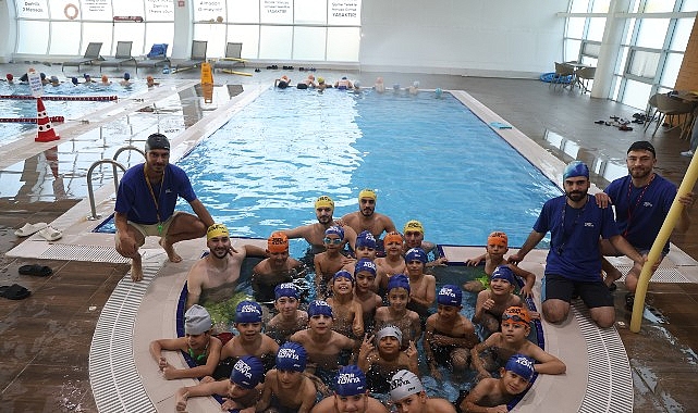 baskan-altay-20-ilcede-15-bin-cocugumuz-yuzme-bilmeyen-kalmasin-egitimlerine-katiliyor.jpg