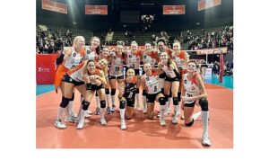 eczacibasi-dynavit-evinde-zeren-sporu-3-0-maglup-etti.jpg