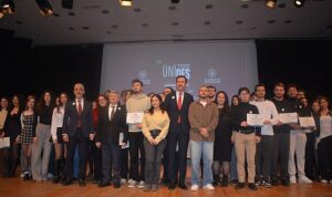 ege-universitesi-unides-sertifika-torenine-ev-sahipligi-yapti.jpg