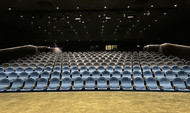 fisekhanede-yeni-sinema-deneyimi-world-cinezone-acildi.jpg