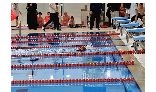 ibbden-dunya-engelliler-gununde-anlamli-yuzme-etkinligi.jpg