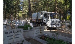 izmire-25-milyon-metrekare-yeni-mezarlik-alani.jpg