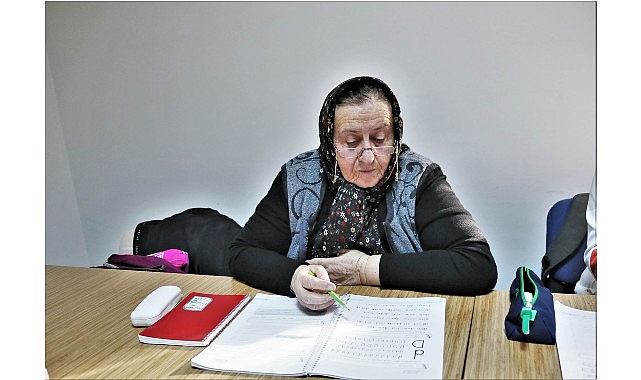 kecmeklerde-okuma-yazma-kurslarina-yogun-ilgi.jpg